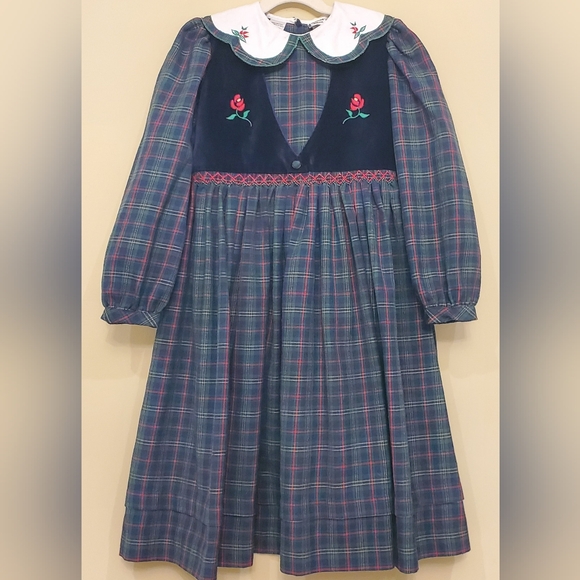 Sarah Louise England Other - Vintage Sarah Louise Green Blue Red Plaid Hand Smocked Dress Girls Size 8